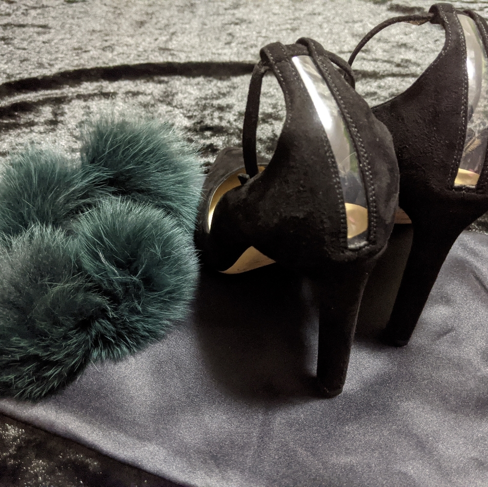 Jimmy Choo Black Suede Shoes with Detachable Green Fur – Chic & Glamorous - Picture 7 of 8